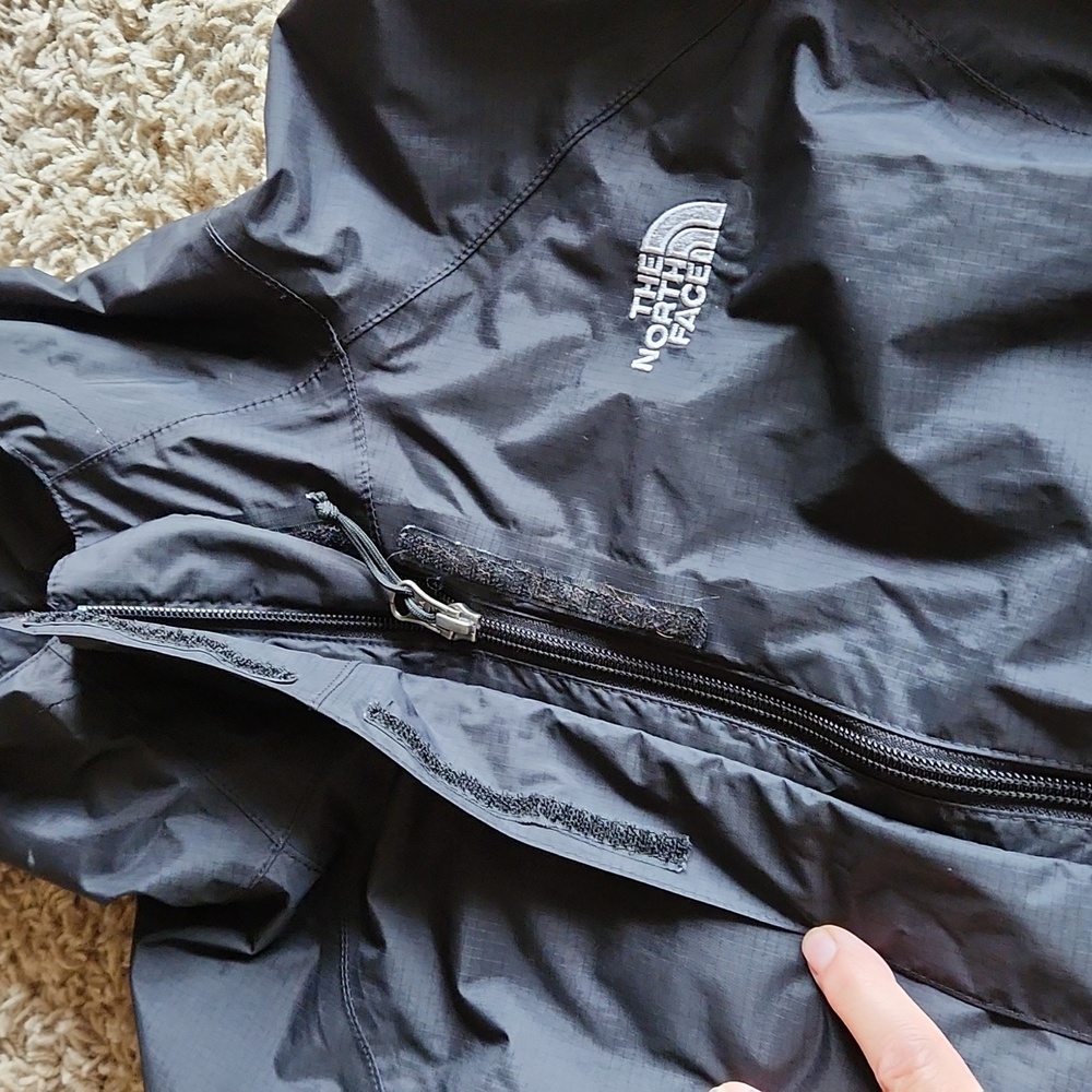 The North Face Black Hooded Windbreaker DryVent Jacket Size Small - Picture 3 of 13